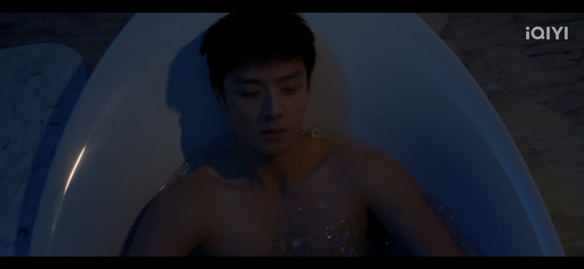 youbetterknowvv's tweet photo. 아니잠만 이오빠 머리왜이래 https://t.co/DzT26CjJLH