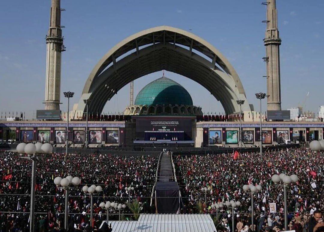 Ssll85278779727's tweet photo. آتشفشان از سینه ها برپاست آقا
از داغ تو در جان ما غوغاست آقا
#پدر_امت
#باید_برخاست https://t.co/mRSr9GJP2m