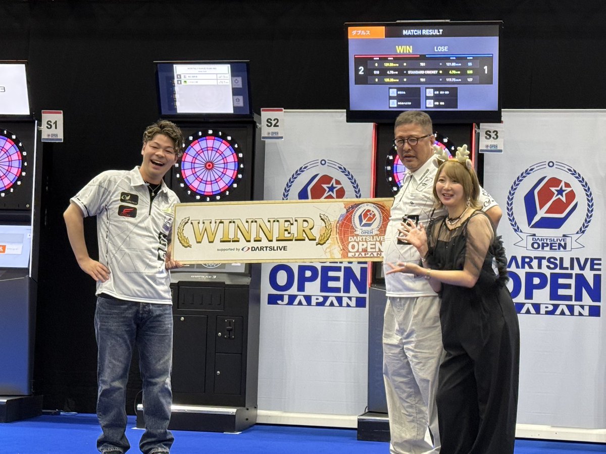 CosmoDarts's tweet photo. DARTSLIVE OPEN 2026 YOKOHAMA

【ダブルス Level MAX】
優勝🥇
赤松大輔選手 @maccho24
渡部陽飛選手 @nube_youhi0403 

優勝おめでとうございます✨

#CosmoDarts #FitFlight #DARTSLIVEOPEN #dartsfi https://t.co/au3oU9xjIQ