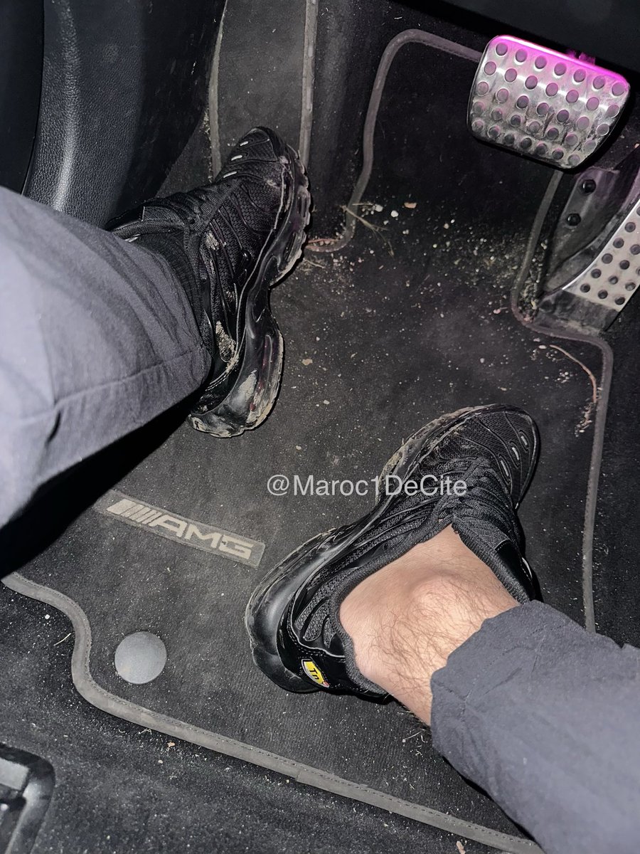 maroc1decite's tweet photo. Quel petit blanc soumis va rembourser mon assurance moto et mon abonnement revolut ? Allez les chiens faite votre boulot vous etes la que pour servir 🐶
#mnwo #domsub #cashmaster #findom #moneyslave #soumis #alphamale #moneydom #paypig #feet https://t.co/pppvMbRbS8