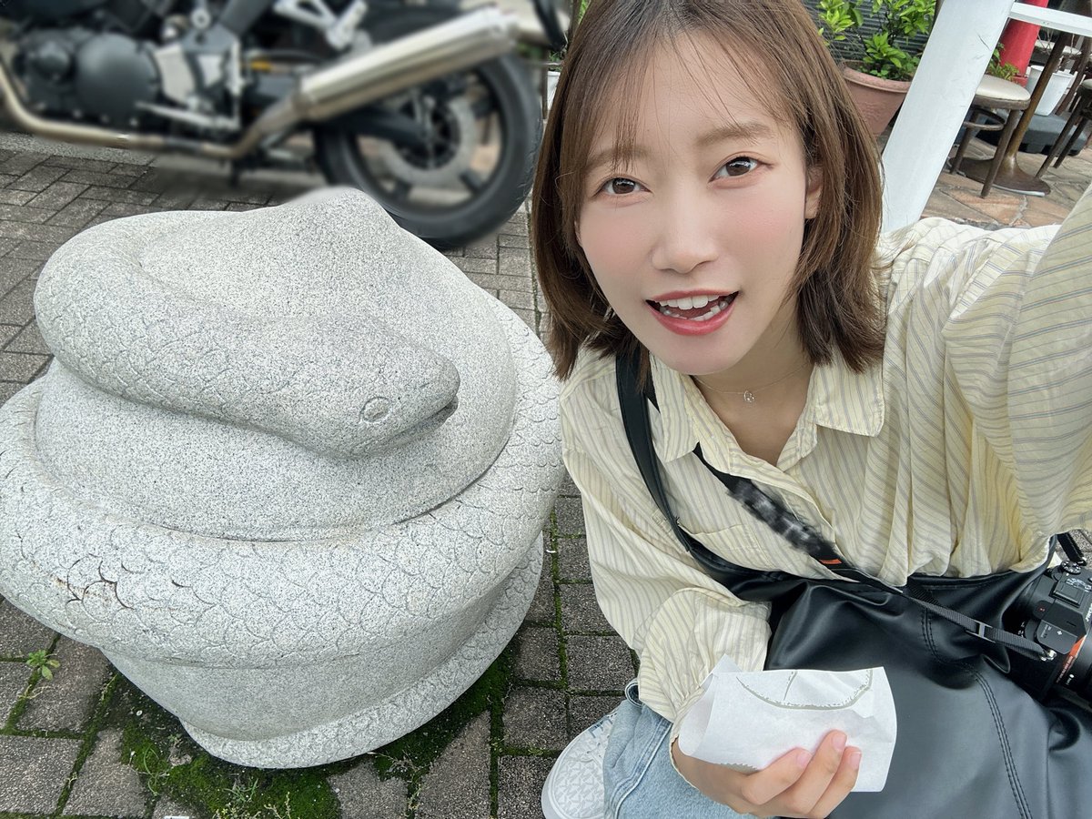 kurooosu_48_16's tweet photo. へびどしの女はヘビーだぜ🐍
#01line https://t.co/tAHv03WCZ6