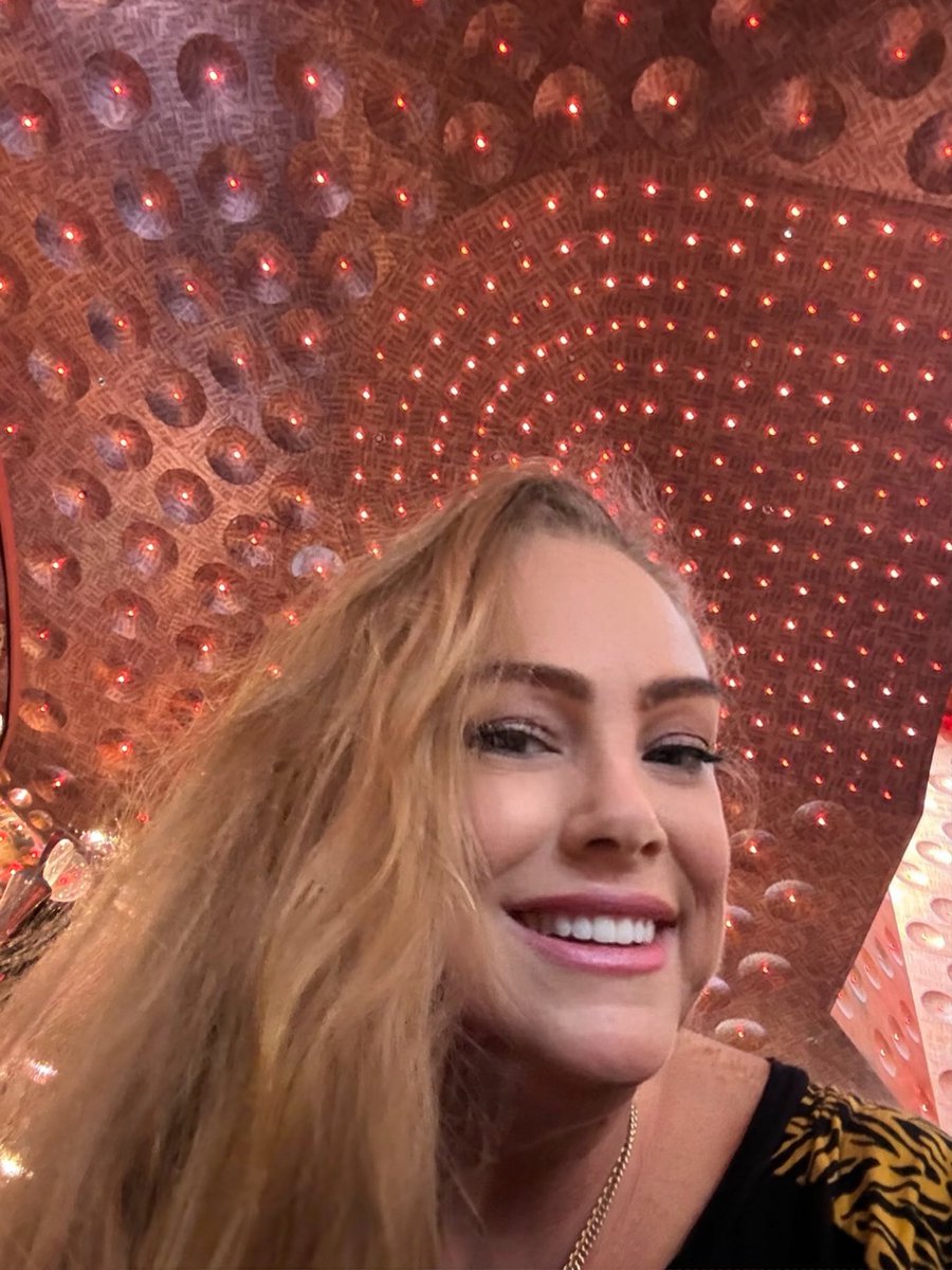 AlicatzAlison's tweet photo. Cruising on Carnival https://t.co/9F3QoAr6q1