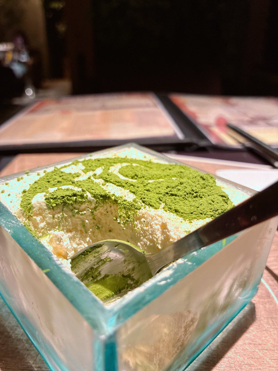 bonrouge2's tweet photo. シーシャ界隈絶対王者👑
その名はシーシャスタンド
ティラミス380円
クリームソーダ308円
ノンアル充実！しかも安い
サワーとか自販機ジュースより安いってどうなってんだよ🤭
こう言う店増えたら世界平和になるわ
大宮店最高だった https://t.co/4aCNpIRMRP