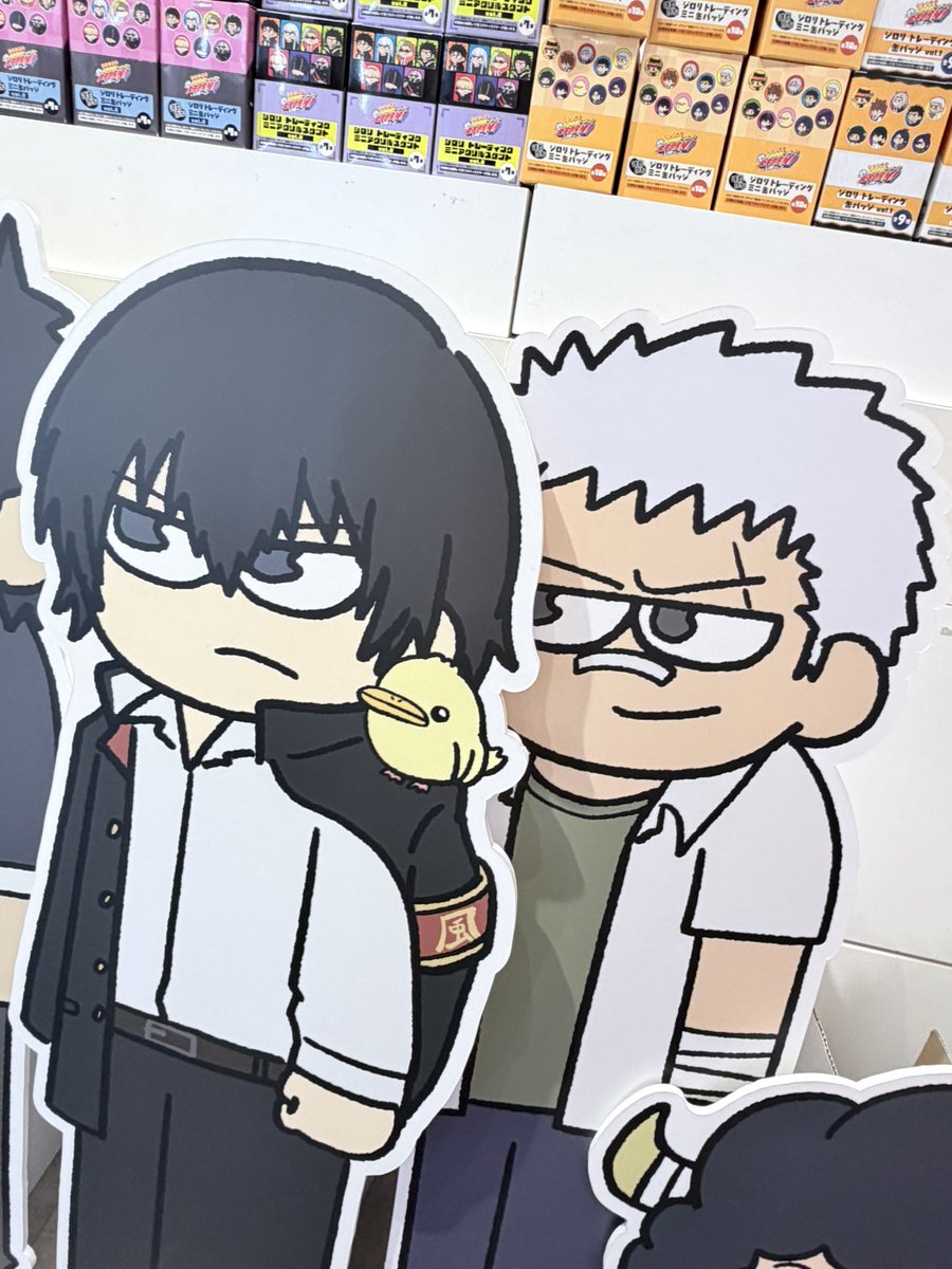 Jaabi37t's tweet photo. この話って風も来るんだっけ?

了平が雲雀さんに付き纏ってるのは覚えてる🤣え、じゃあ渋谷ロフトこの配置してくれた人ってそれを知って敢えて⁉︎ https://t.co/vdYgUOjW2j