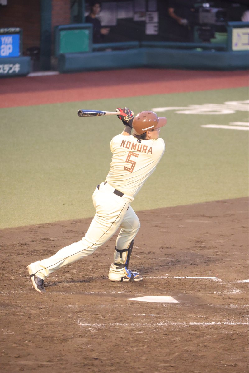 ____yr85's tweet photo. 10号ホームラン！！！！

 #lovefighters 
 #野村佑希 https://t.co/jM0JUII0u1