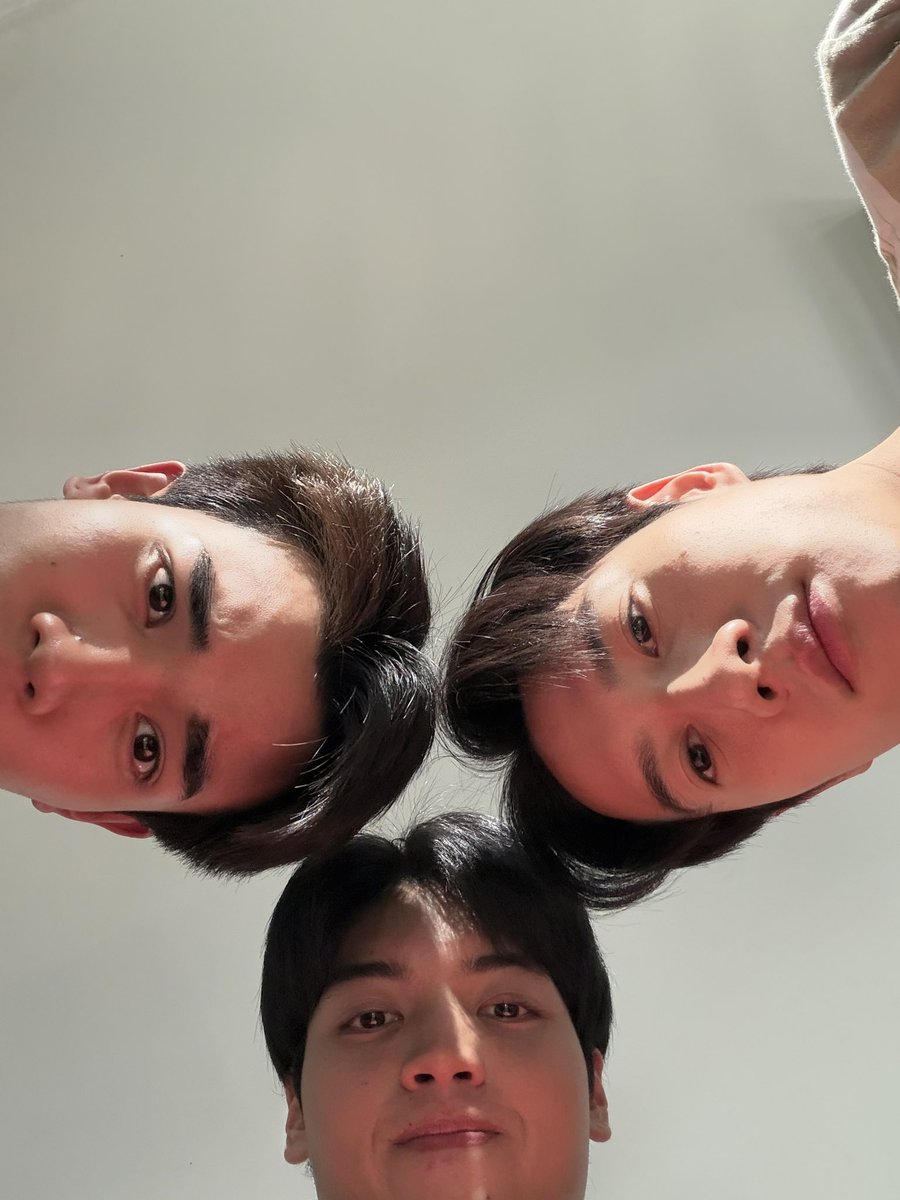 aliazhl's tweet photo. #TicketToHeavenFinalEP

บ้ายบายนะน้องคงเดช ไม่ใช่สิ ต้องเป็น คุณพ่อคงเดชแล้ว ขอบคุณการเดินทางของนายที่ช่างยาวนาน  นานเข้มแข็งและเก่งมากๆ ชีวิตเรามีอะไรที่คล้ายกันหลายอย่าง เรื่องของเพื่อน เรื่องของครอบครัว และนายเป็นคนที่ใจกว้างสุดๆเรย 

ขอบคุณพี่ออฟมากๆเลยครับที่ชวนผมมาเล่นเรื่องนี้ เป็นเกียรติมากครับ5252525151 ตอนแรกผมเกร็งๆ แต่พี่ออฟน่ารักมากคั้บ ขอบคุณสำหรับประสบการณ์ครั้งนี้คุ้บ😣🙇🏻‍♂️🫶🏻
ขอบคุณพี่ถา ขอบคุณ GMMTV ที่ให้โอกาสผมได้เล่นเรื่องนี้ด้วยคับ🥹

ขอบคุณพี่เม้ง และพี่ๆทีมงานทุกคนเลยนะครับ

เรื่องนี้ปลดล็อกอะไรหลายๆอย่างในการแสดงของผมมากๆ ทำให้สนุกขึ้นไปอีก ขอฝากอชิในฐานะนักแสดงด้วยนะคับ เป็นอีกศาสตร์ที่ผมตกหลุมรักมากๆ ผมจะพัฒนาตัวเองไปเรื่อยๆ ขอบคุณความรัก ขอบคุณพระเจ้าที่ให้ได้มาเจอกันนะครับ