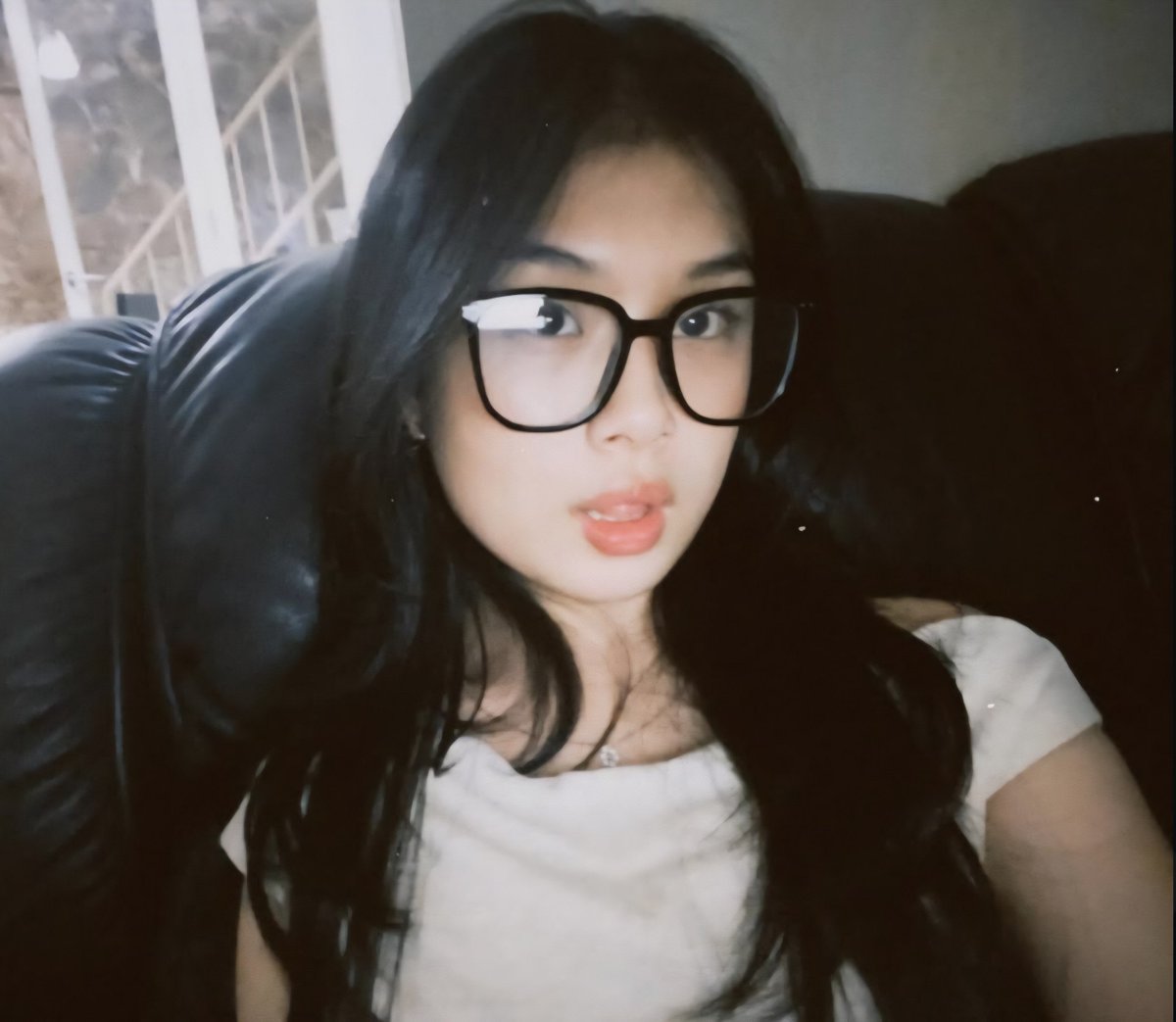 chindoall's tweet photo. better with kacamata atau ndak? https://t.co/cBofrfJNYh