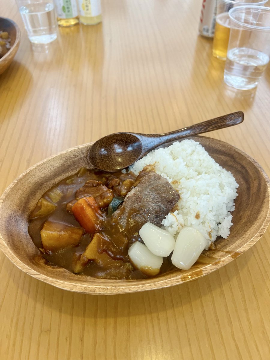 akisun314's tweet photo. 今日は『My Serendipity』のリリイベ特典で、手作りカレーを振る舞う会がありました！！！😎

焼肉のタレを入れすぎてニンニク臭すごかったけども🧄。
きっと美味しくできていたはず…！！✨

みんなと一緒に楽しい時間を過ごせて、とっても嬉しかったです😊♡

ありがとうございました🍛 https://t.co/q70NySShHT