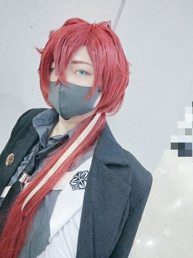 serika_gf's tweet photo. 今日は友人の手伝いで売り子しつつおにぎりのリュック背負って徘徊してました～
（眉悲しみ事件だったから加工した😂） https://t.co/zPYaDiWUKU