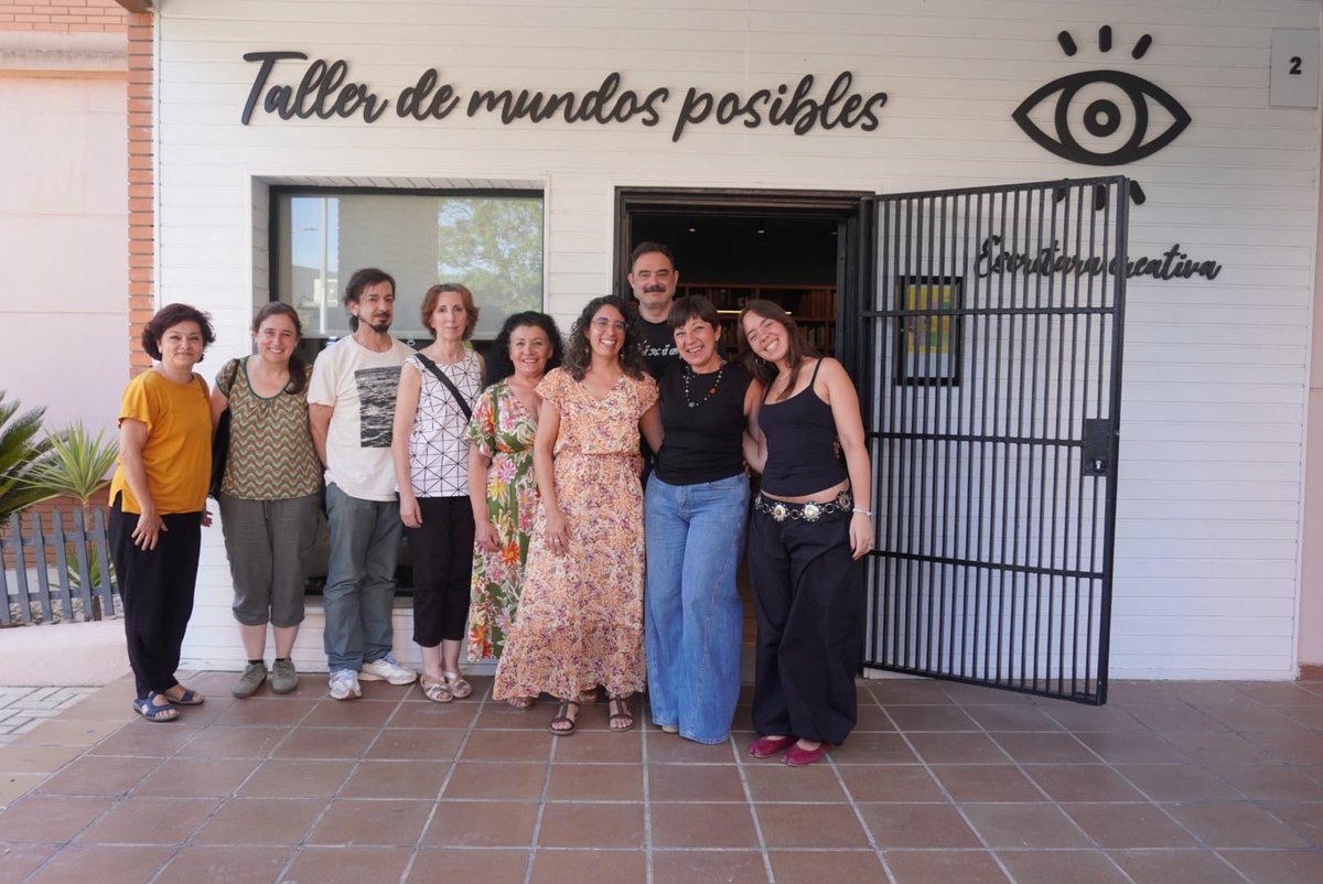 pbujalance's tweet photo. Hace unos días terminamos el curso 2025/2026 en el @TallerMundos Ha sido un curso clave para nosotros, en el que hemos introducido los talleres de filosofía y en el que el proyecto ha crecido como no podíamos imaginar. Ya somos la comunidad social y cultural que queríamos ser.👇 https://t.co/WW2FcPPLLQ