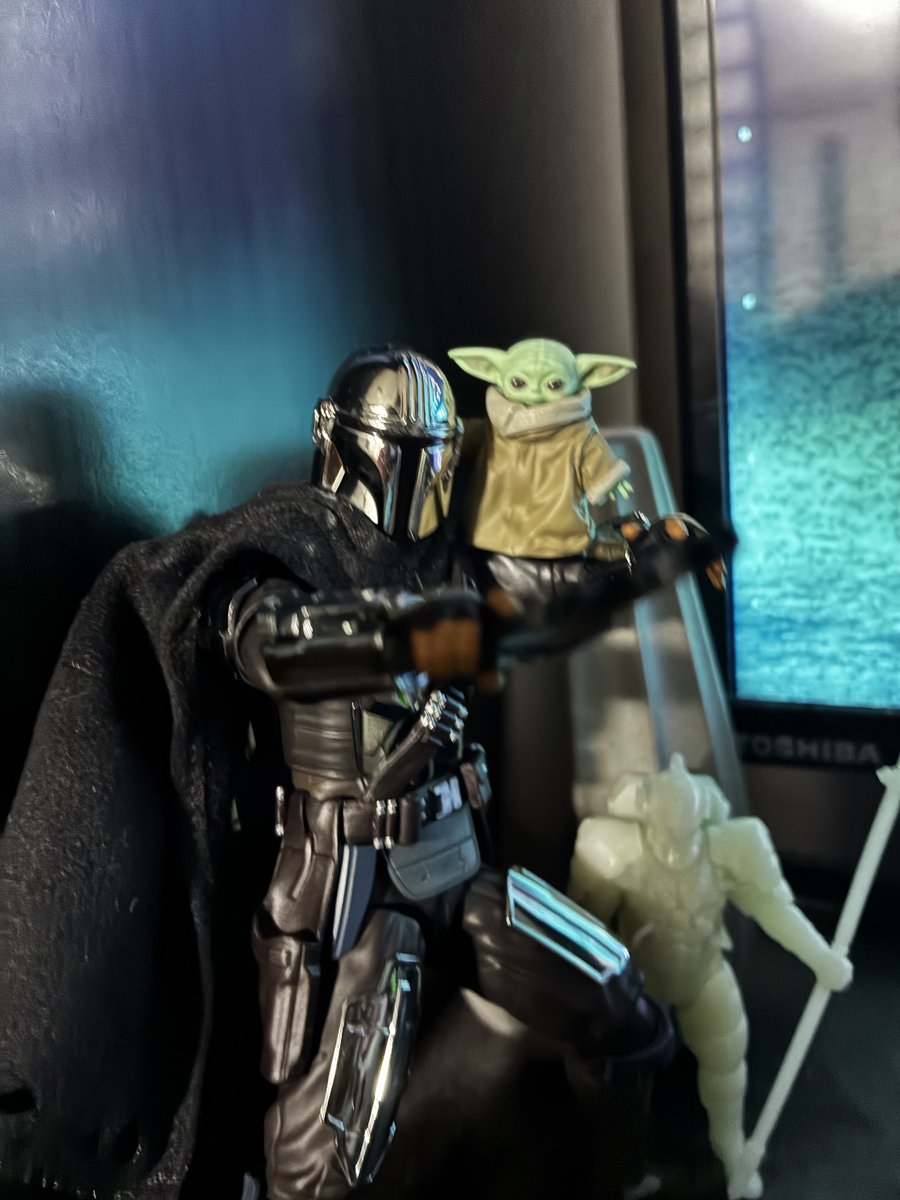 mchiroaki's tweet photo. スターウォーズとマーベルのドラマ観たら当たり前にフィギュアも欲しくなるが、我慢してる。我慢したくないのに https://t.co/uiLsueffeC