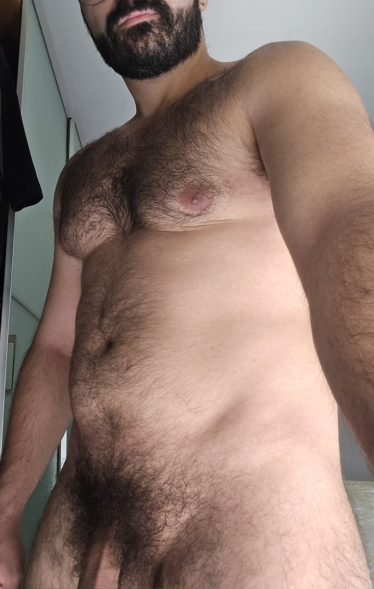 ItsPlutone's tweet photo. Sunday no underwear day (?) https://t.co/HJPdruPVKb