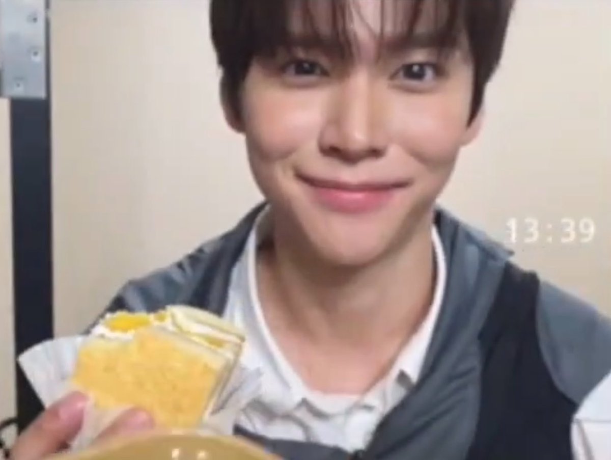 withlovechokun's tweet photo. แฟนใคร ขออนุญาตเรียกทิ้รักนะคร้าบ https://t.co/vYEopluPzQ