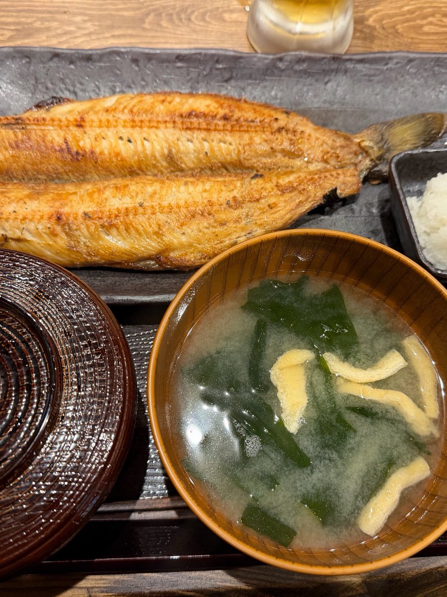 tetsumei11's tweet photo. ほっけ定食🐟とビール🍺✖︎3
めっちゃ美味しかった😋 https://t.co/oQw4yBphPe