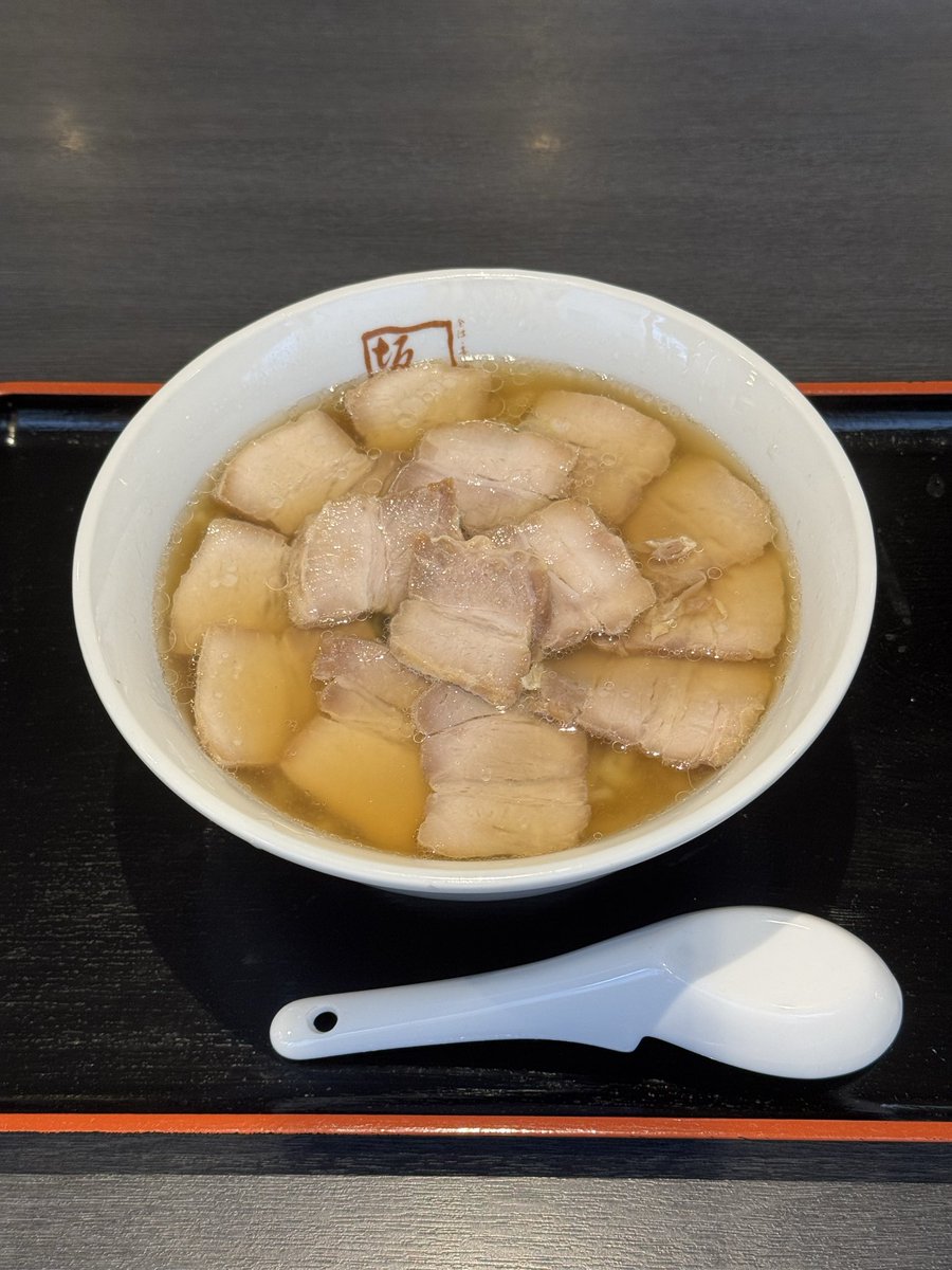 cian_amagi's tweet photo. おっぱい(おはよう×めいっぱいの略)！いま話題沸騰中の映画を観る前に坂内で腹ごしらえしておる《独居老人》です。久方ぶりに喰らったけど美味しあん！松戸にあったら毎日喰らいたい。みんなガンバれよ！俺もガンバります！ぢよぞ★ https://t.co/Nc06U8qdPm