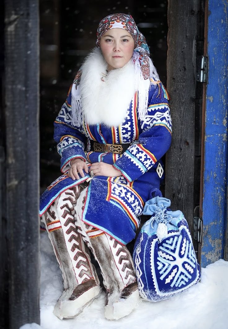 UralicMoon's tweet photo. Traditional Selkup vestments are highly functional, cold-weather garments originating from the indigenous Samoyedic people of Western Siberia. Designed for survival in subarctic environments, historical attire utilizes reindeer and deer skins ✨ https://t.co/bv7rLYFX2C
