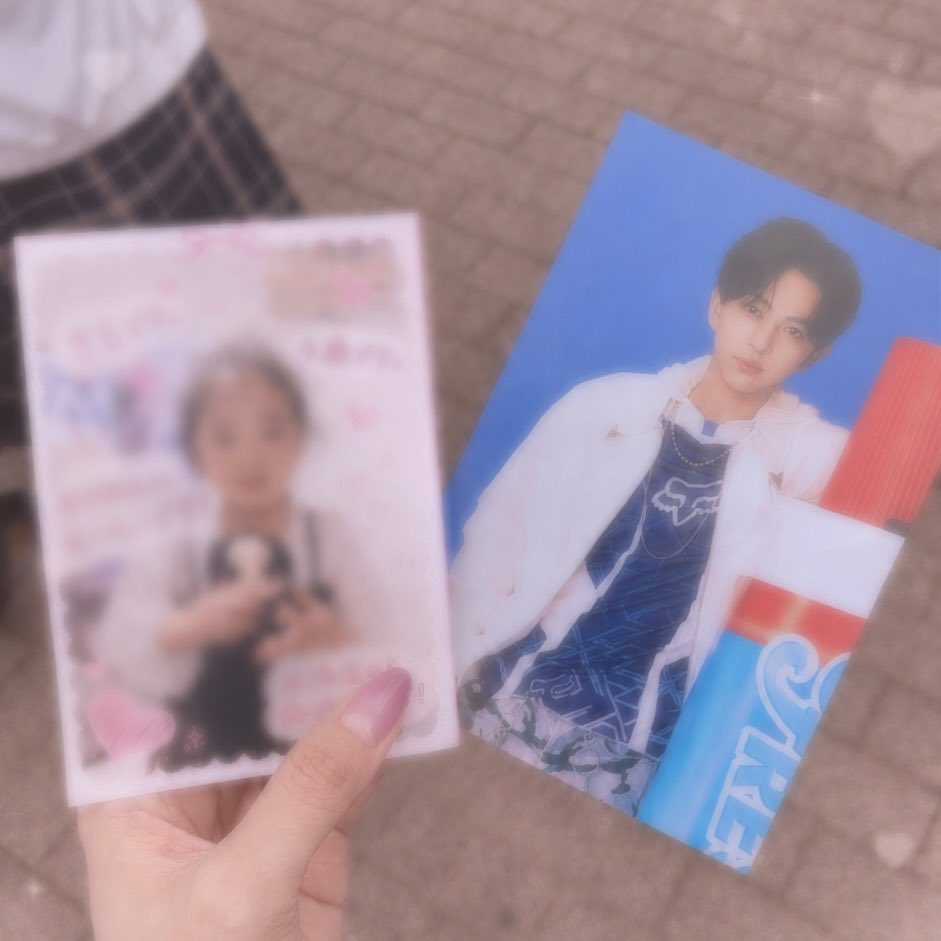 jinseshun's tweet photo. 07.05 FRESH お渡し会 八神レポ
🍋 姪っ子の代わりに会いに来ました
(胸に張った姪っ子のメッセージ付き写真見せる)
🤍え！可愛い！
🍋 姪っ子にメッセージください！
🤍んー。俺も会いたいです！
🍋 ありがとう！
〜お時間です〜
🤍北海道にいるの😳？
🍋そう！！(剥がされる

八神ありがとう〜😭 https://t.co/LRBMiRsruU