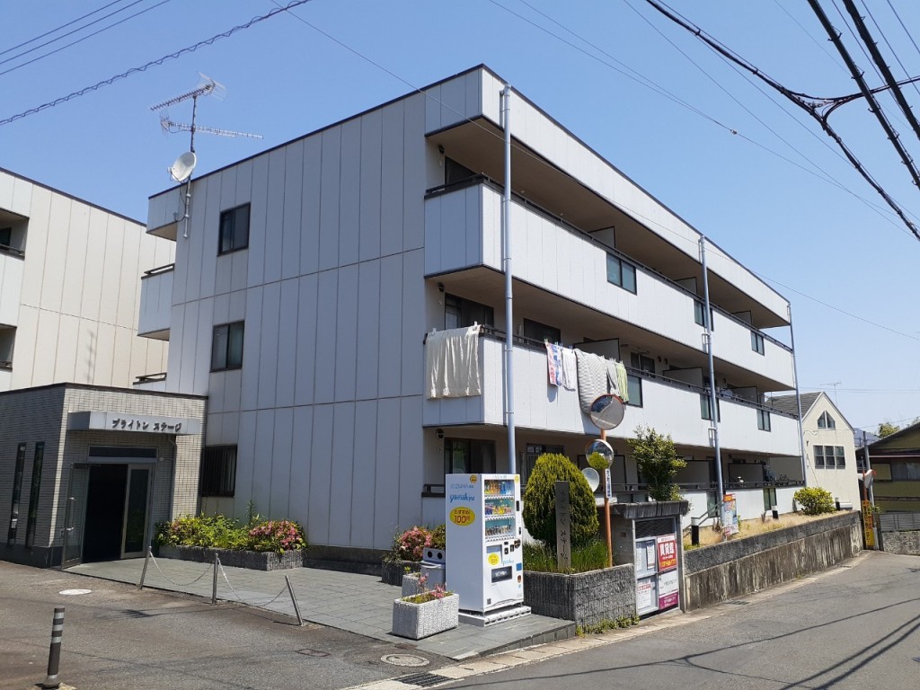 rec_shiga's tweet photo. インターネット使用料無料♪防犯カメラ・TVモニター付インターホンあり♪
【ブライトンステージ】
https://t.co/aY3yoGnvVC
🌟いい部屋ネット 瀬田駅前店
TEL:077-526-6446
🌟賃貸館 オンラインショップ
TEL:077-562-1118
#宅配BOX #都市ガス #防犯カメラ #3DK #暗証番号式玄関鍵 #湖城が丘 https://t.co/BPH4ARBQUI