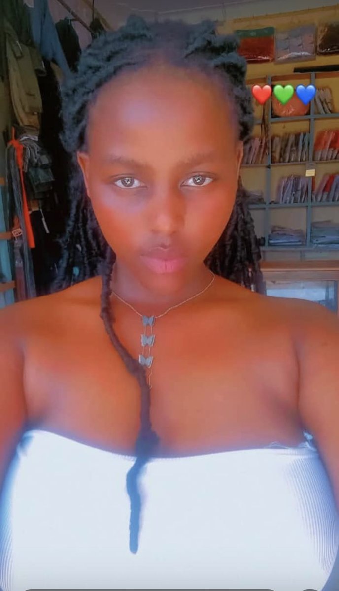 ssemuzo's tweet photo. Cute friend , say hi to her https://t.co/bYPdxqFvyK