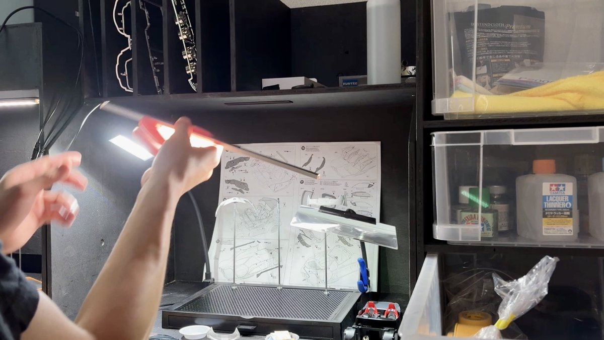studiogarage11's tweet photo. プラモデル作るための「環境作り」に凝ってしまう...。

こんなことしてるからメインの作業が全く進まないのよ。 https://t.co/ag4YJT2HQJ