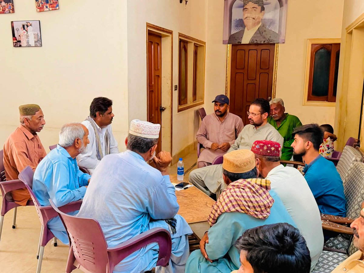 fzbhutto's tweet photo. Listening to the people, serving with commitment. PPP MPA @drsikandarshoro is meeting the people of his constituency at #ShoroHouseKotri, hearing their concerns and working for practical solutions. #PPPservingPeople https://t.co/hn11cq9AlS