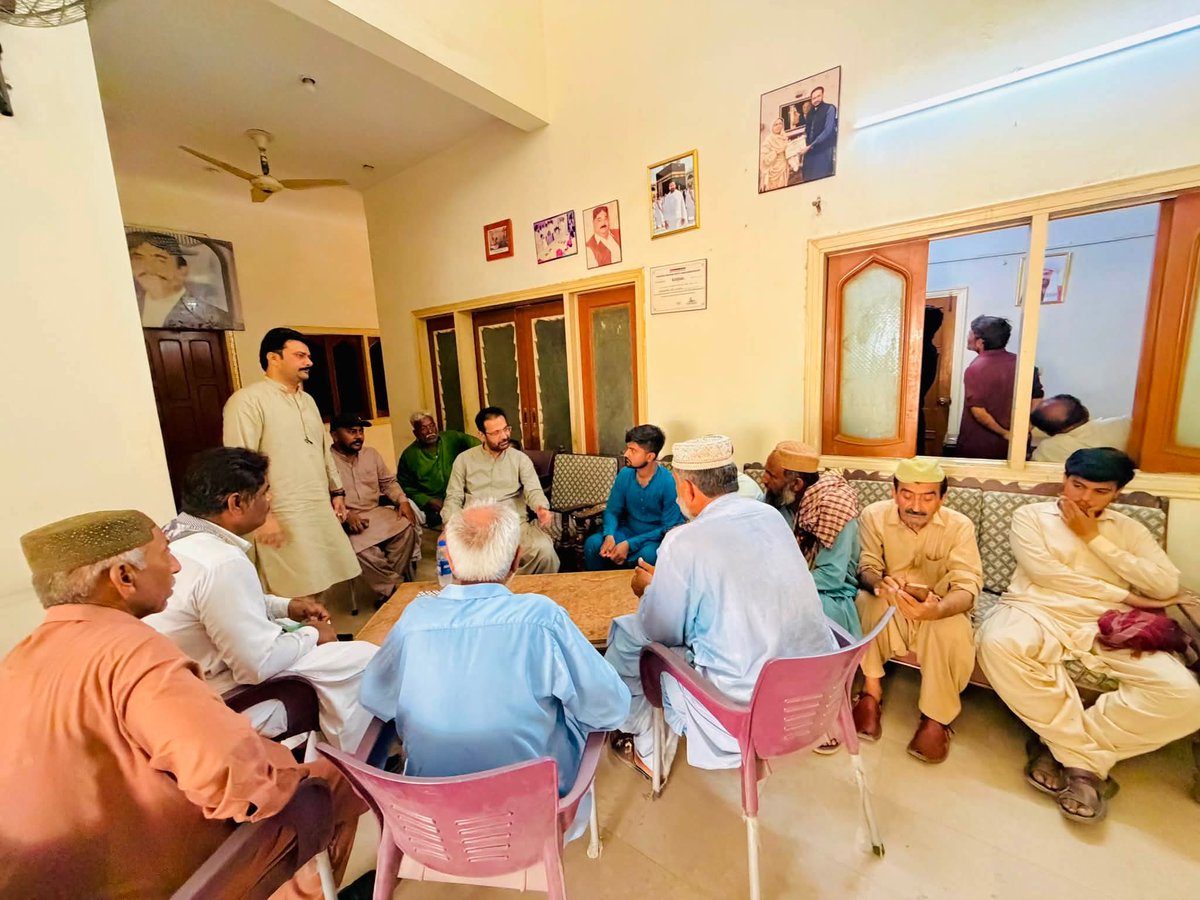 fzbhutto's tweet photo. Listening to the people, serving with commitment. PPP MPA @drsikandarshoro is meeting the people of his constituency at #ShoroHouseKotri, hearing their concerns and working for practical solutions. #PPPservingPeople https://t.co/hn11cq9AlS
