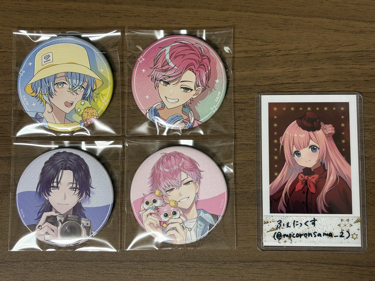 mocoronsama_2's tweet photo. 【交換】にじさんじ すぷれあ ぽっぴん！ にじネイル Fresh 缶バッジ

譲 : 写真のもの
求 : 同種🤍各1

郵送交換、コンプ目的
まとめての方優先
💙推しですが希望数揃ったため交換に出しております。

検索からでもお声がけ下さい！ https://t.co/2ok3vsb6ef