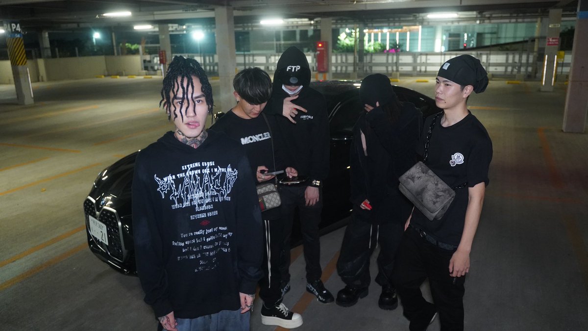 042ghxst's tweet photo. https://t.co/fwy3Uf6pRc https://t.co/rhpNm5bmSW
