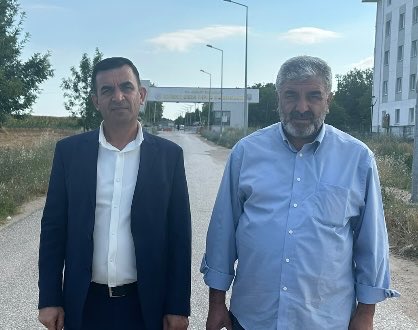 Demirtas_neferi's tweet photo. Rojin Kabaiş’in Babası ve Amcası, Selahattin Demirtaş’ı Cezaevinde Ziyarete Gitti. https://t.co/oQDAeEZ5Ua