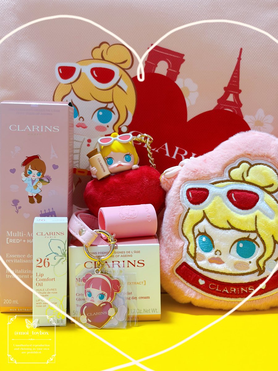 moi_toybox's tweet photo. 🇫🇷❤️クラランス × モリー❤️🇫🇷
阪急うめだ限定のバッグチャーム欲しさで行ったけどノベルティこんなにいただいて良いのですか…の気持ち

店員さんの接客良すぎて予定になかったリップオイルまで買ってしまった💄
めちゃくちゃいい香り！明日から使うの楽しみ！ https://t.co/0r8D7qWjR8