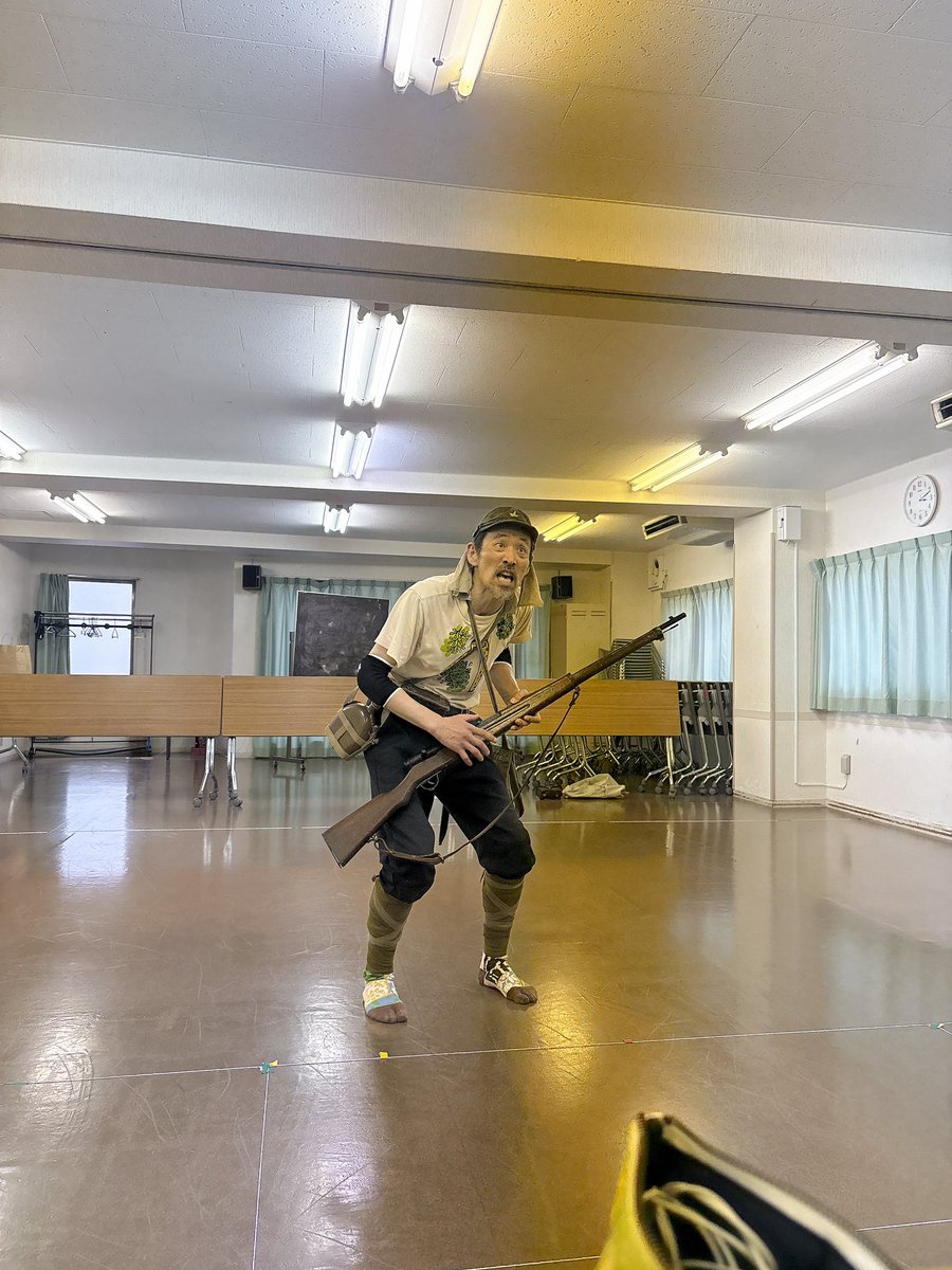 burningH's tweet photo. 稽古は全て終了しました。明日は小屋入りです。
写真は本日の永井さん。

ご予約はこちらから💁‍♀️

世田谷シルク公演
「野火」 7月8日(水)〜12日(日)
 @サンモールスタジオ(新宿御苑前駅ちかく)
https://t.co/0GOIhUmaCK

#野火　#大岡昇平　#世田谷シルク https://t.co/hjwiHdGJq9