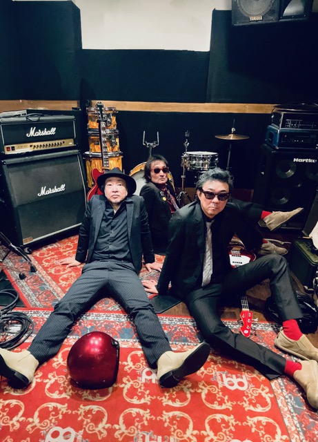 vivayoungkura's tweet photo. 【9/4㈮のBASEMENTBARでROCKで集会すんぞ~!!】
原島さん並びにROCK好きを喜ばせる、最高な3バンドとイカすDJでやんよ。ROCK好きは昇天確実。
この夜だけのたまらん時間を喰い尽くせ!!
そうキミが、だ!! 
チケット本日9/5発売開始!! 
購入URL : https://t.co/wRZaZC2Yvd  
ネット予約 ticket@toos.co.jp https://t.co/u0NZnJ7p1P