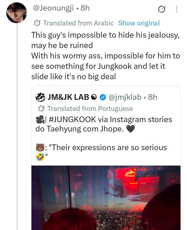 seraxkv's tweet photo. Mind you, all this just because Tae posted a video of jk hanging out with him, while their fav was nowhere to be seen. Now how is that Tae's fault that jk chose to hang out with him instead of rotting at the hotel like their fav, who's probably busy showering with yg. https://t.co/paoEILqxKg