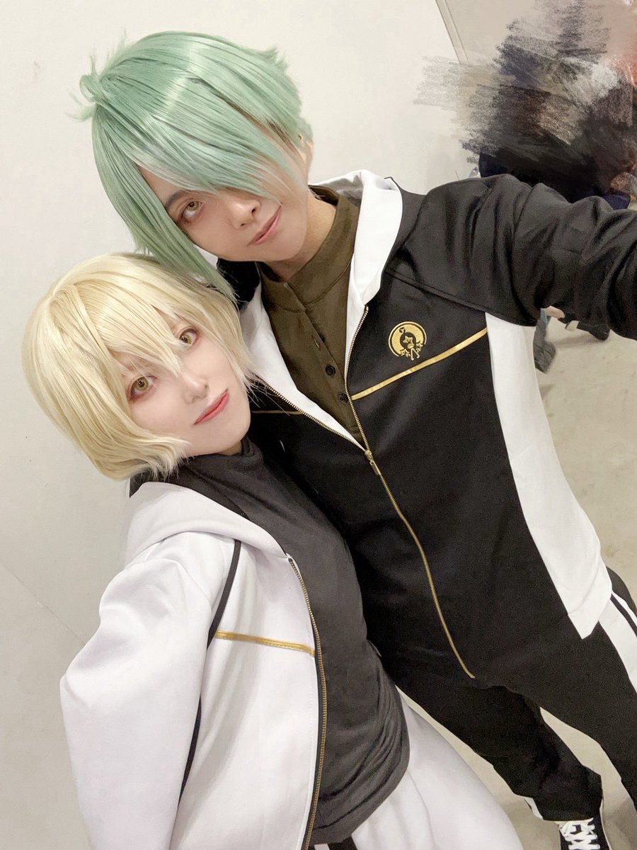 Rmixjuice_c's tweet photo. 改めて星願お疲れ様でした！！！！
結城さん(@yu_02cos )と内番源氏兄弟で一般参加してました🦁🐍
もうめっちゃ楽しかったです〜〜〜色んな方と会ったりお話できて幸せでした🍀元気もらえた！
明日からもがんばるぞ💪 https://t.co/R1GC5gR3wy