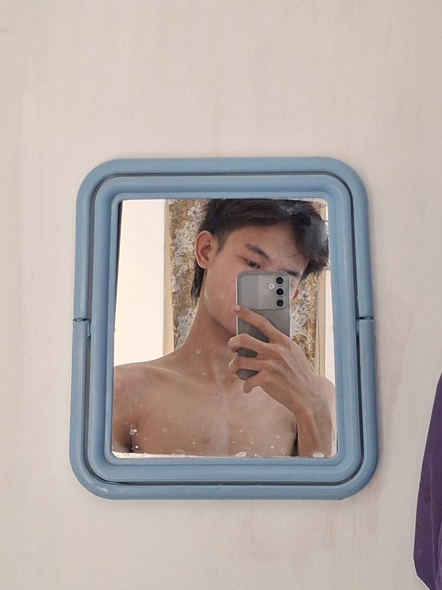 maxx_lee23's tweet photo. Jam segini blm mandi juga dari pagi😊 https://t.co/iKDHdCjXYw