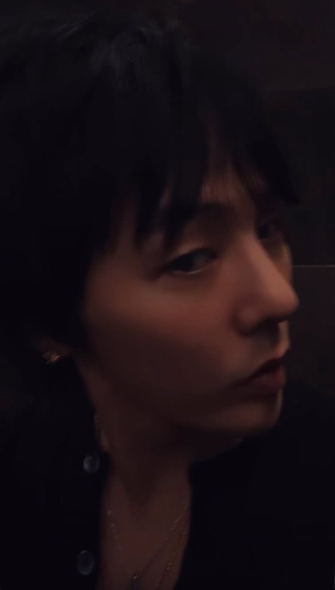 bigbbang_'s tweet photo. 요즘 약간 셀카 많이 올려줘서 좋음
아이이뻐라🫳🫳🫳 https://t.co/lh9gxo4A1y