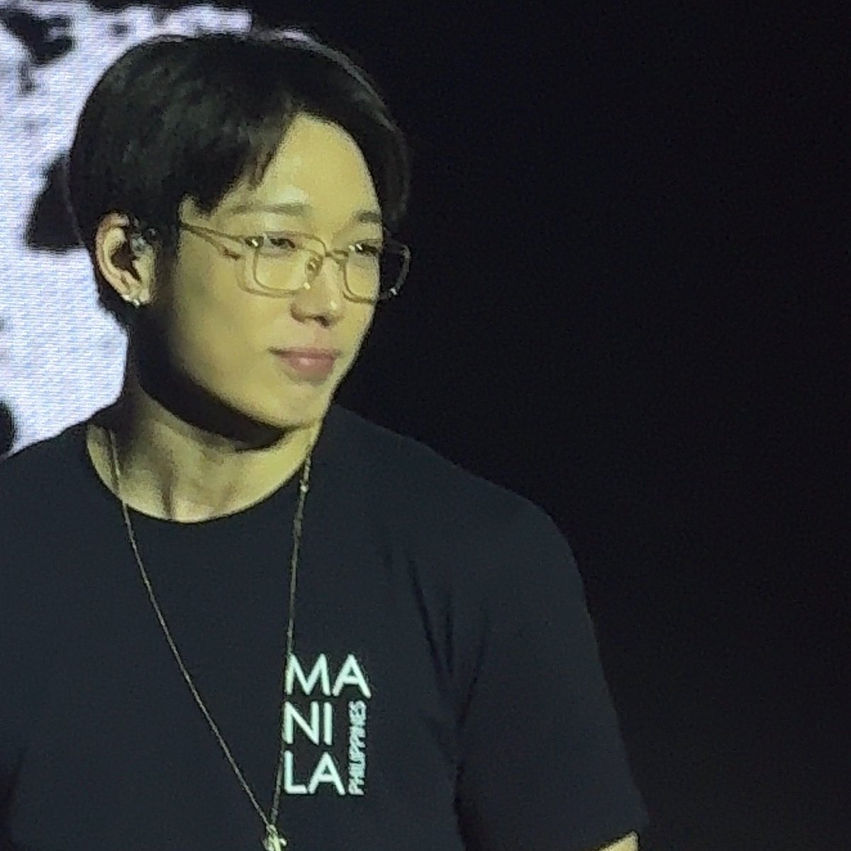 ACTJISUS's tweet photo. BOBBY LOOKS SOOOO GOOD WTF!! 😭

#iKONinMANILA2026 #iKON
#iKON_FOUREVER_TOUR_MNL https://t.co/e0GQWN6CPR