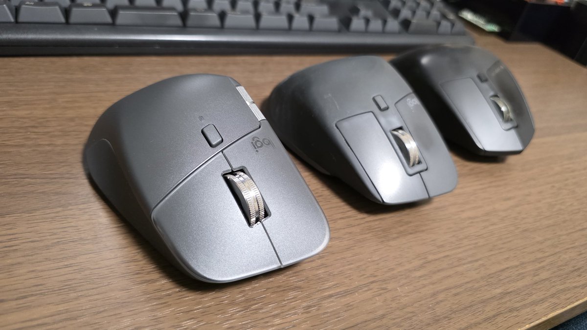 Yukimura_yy's tweet photo. ボーナスも出たので7年ぶりにマウスを新調。
MX Revolutionが2006年だったのでもうMXシリーズも使い始めて20年。もうSmart Shiftなしのマウスには戻れないので多分これで7台目くらい。順当な進化とこんなクソ高いマウスが20年も継続販売されているのはそれなりに自分のようなファンがいるからなのか… https://t.co/7TuJlq5hS2