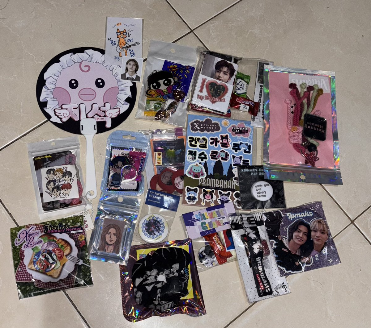 juychiluicy's tweet photo. my pjf freebies huhu banyak bgttt thank youu teman2❣️❣️

@stayseeker @kzyoong @6EONBANZ @eyesonnat @villmadestudio @gaonkaredok @limitlessharu @aidyoctorluv @_MCDXIV @geuridabomyeon @darongie13 @rockstarkalasan  dan bbrp teman2 yg gak nyantumin uname huhu makasih banyakkk❤️ https://t.co/W6ZTWa8acW