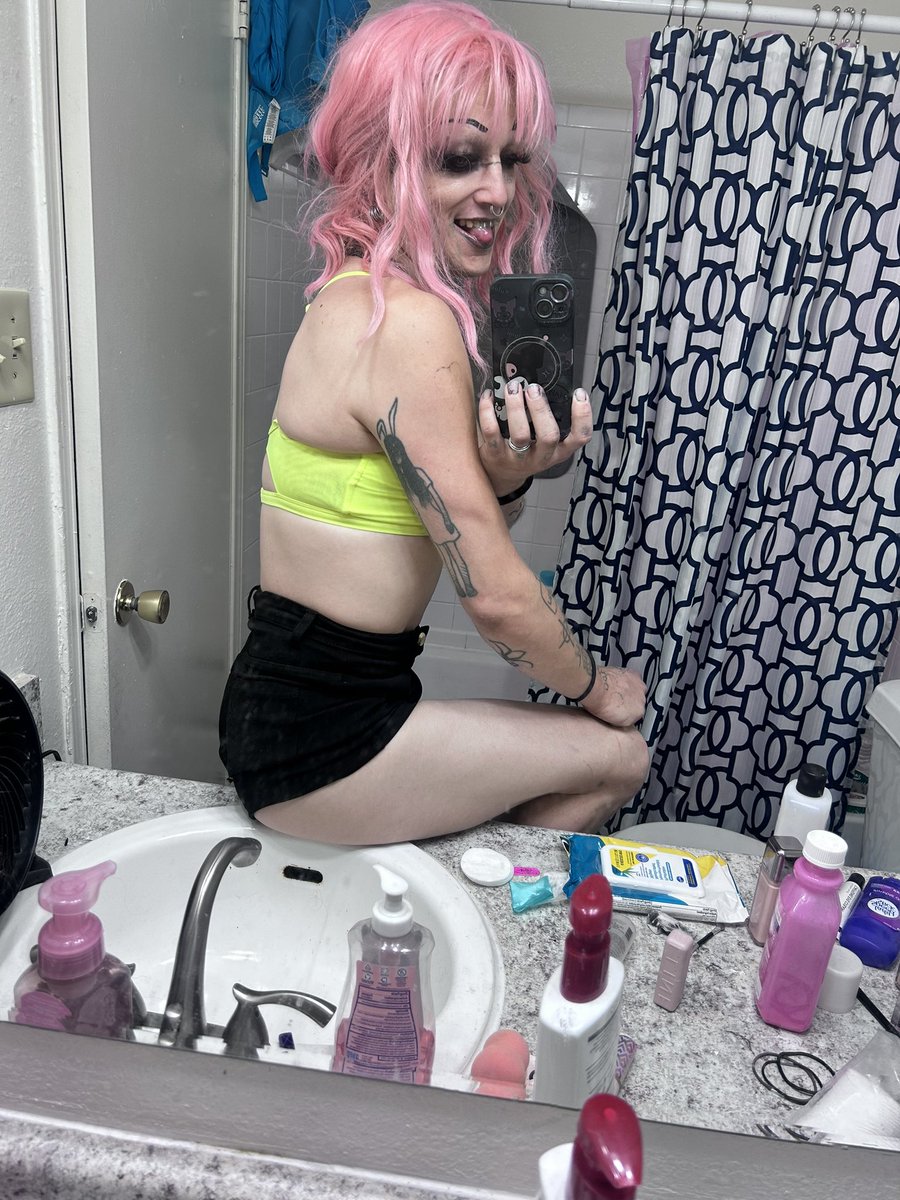 magg23825's tweet photo. my confidence is so high ##nsfw https://t.co/Wzfr3tAury