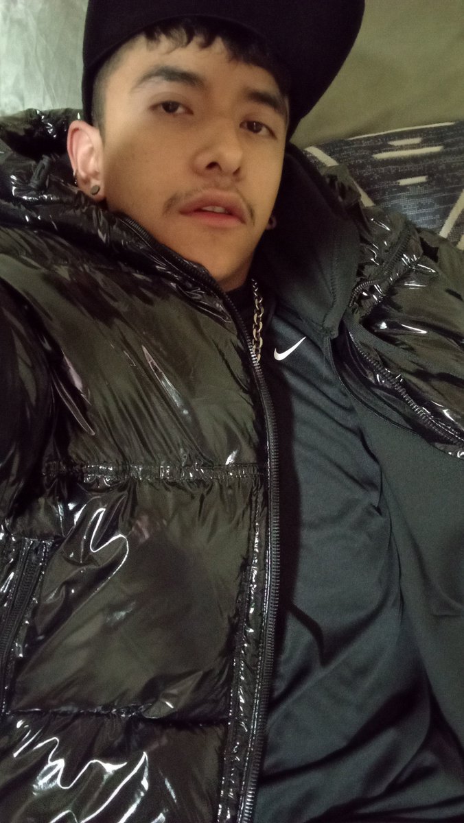 wtf_imedzz's tweet photo. My Boss @ChavdroneKayden make so horny, can't stop acting like the slut I am 
Always choosing my fits, cuz Boss knows what's best for me 
😈🥵🥵🖤⛓️🧎👟 https://t.co/Y75Qj8VgxT