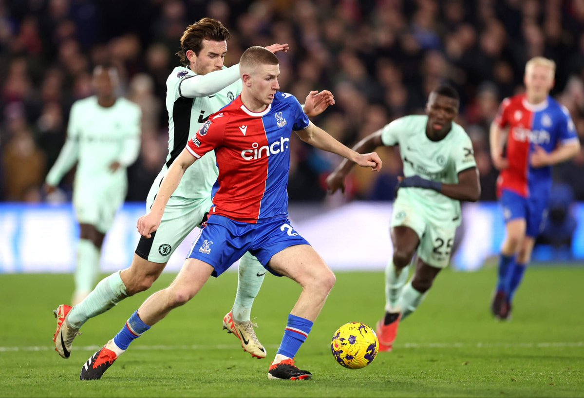 thepitchpuzzle's tweet photo. Adam Wharton: A Necessity Or A Luxury?

Football is a game of complementary profiles, like a puzzle; each piece should complement the other in order for you to make sense of the overall picture. 

Chelsea fans have understandably fallen in love with Wharton, but signing him would be akin to buying the same car you already have in your garage. When you strip away the names and focus purely on the what they do on the pitch, Wharton and  Barco share far more similarities than many realise. Both thrive as central midfielders whose main strengths lie in progressing passing  and creating chances from deeper areas with the occasional box crashing.

The logical question now is: should Chelsea invest heavily in another player with the same profile, or target a midfielder who brings qualities the squad currently lacks?