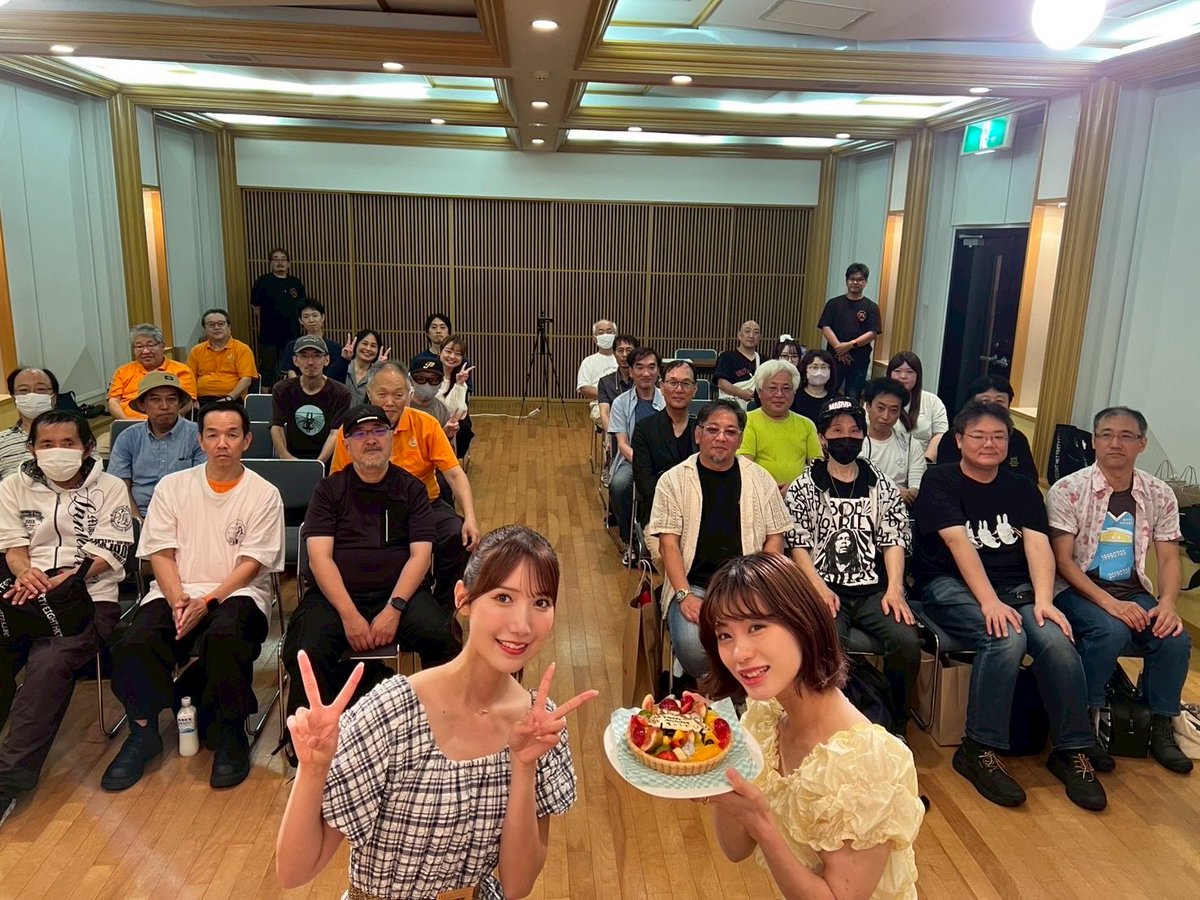 maiko56_0705's tweet photo. 本日27歳になりました😊

生誕祭も当日にできて嬉しい限りです🥺
企画してくれるみかん本当に
いつもありがとう！

あいにくの天気ではありましたがお越しくださった皆様もいつもありがとうございます！！

今年も楽しい一年にしましょうね😎 https://t.co/V2x7FmAYyu