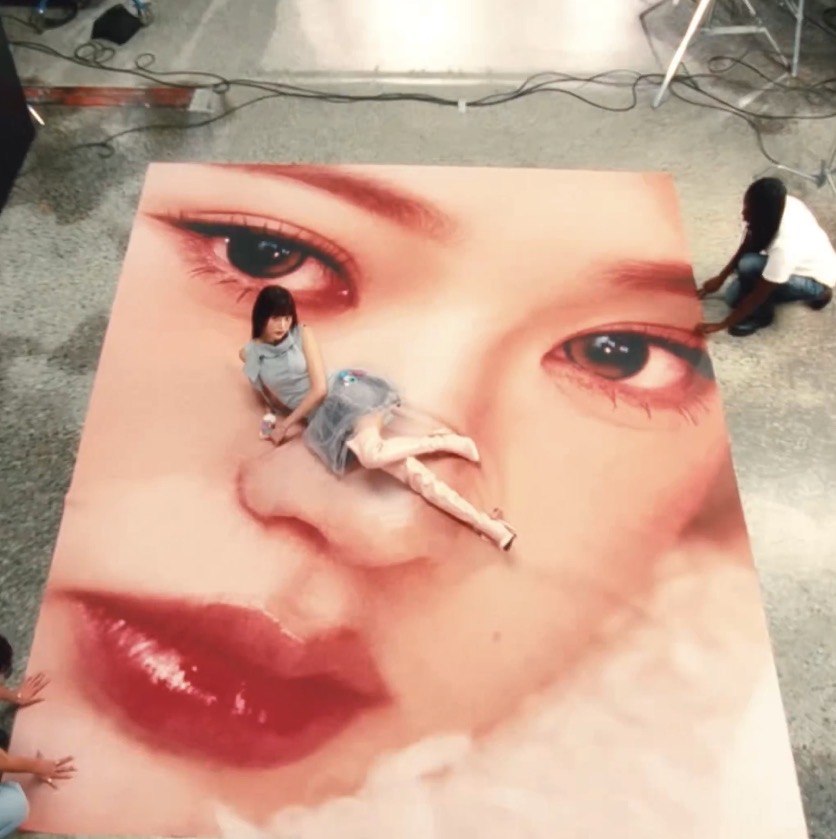 _wonyoungswife's tweet photo. these shots of wonyoung sit at the same table https://t.co/Q9o5wtrUR5