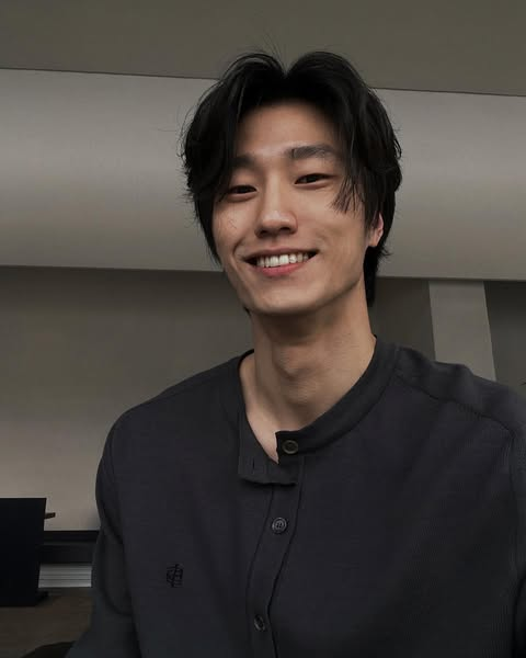 GALAHADVOID's tweet photo. ㅤ
📍ᴏɴᴇ ᴘᴀʀᴋ avenue

Just relaxing, recharging, and preparing the right mood for Monday. Good food, good music, and zero stress. Let the week start fresh tomorrow.
ㅤ https://t.co/u37mUh71l4