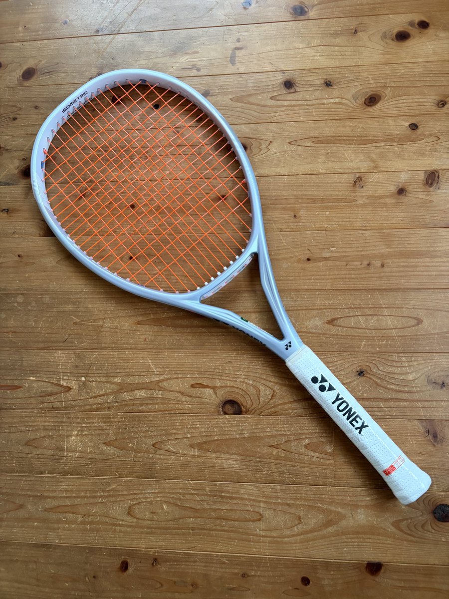 mitakaf's tweet photo. テニスのラケット買った。
YONEXのMUSE、フェイスサイズ107インチ、とても打ち易い！
#YONEX
#ヨネックス
#muse https://t.co/hPs5CuqgNY