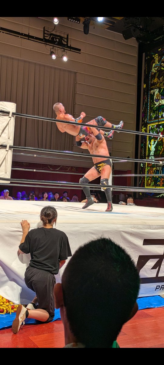 Vader_Hammer's tweet photo. そんでもってメイン。
大巨人、石川VS弾丸、田中。
両者大流血の死闘。
結果両者KOのドロー。
とても熱い試��でした。

#田中将斗
# 石川修司
#弾丸
#大巨人
#プロレス
#ZERO-1
#火祭り
#火祭り2026 https://t.co/Fb7hofYDs3