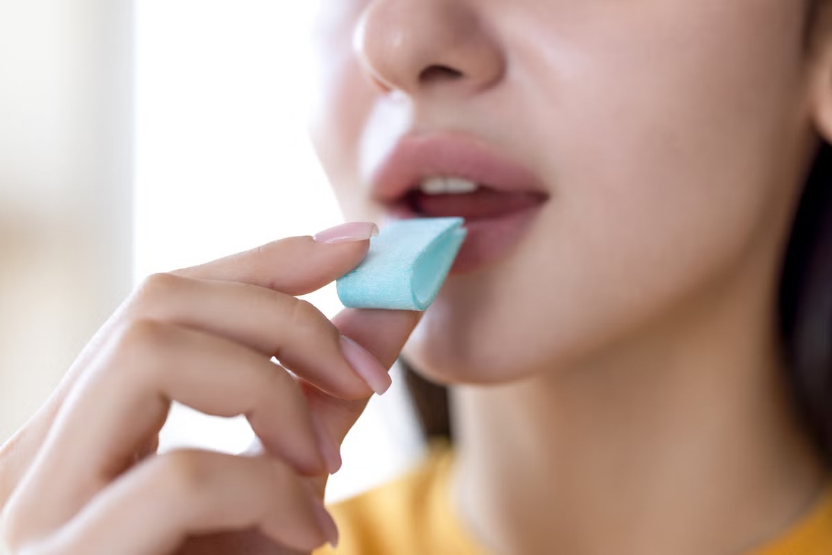 NightSkyToday's tweet photo. JUST IN🚨: Scientists have discovered that chewing gum is a massive source of microplastics, with each piece potentially releasing thousands of plastic fragments into your body. https://t.co/nBTOXDoS3q