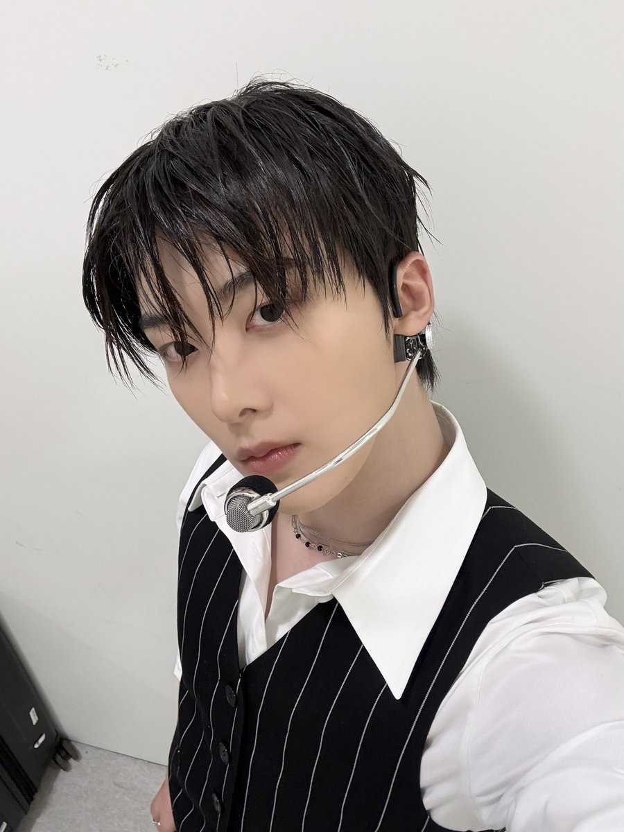 YOONSANHA_offcl's tweet photo. [📸]

260705 2026 YOON SAN-HA FANCON
#JUST_NO_REASON

#윤산하 #YOONSANHA https://t.co/H8TwL4uB9H