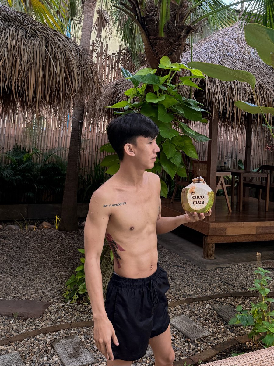 khunper_'s tweet photo. 🤍🏊🏻‍♂️🧊 https://t.co/lmra6sHPHe